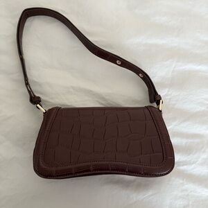 Elegant Brown Crocodile-Embossed Shoulder Bag